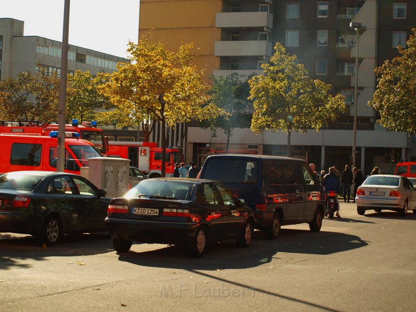 Feuer 3 Koeln Chorweiler Liverpoolerplatz P116.JPG